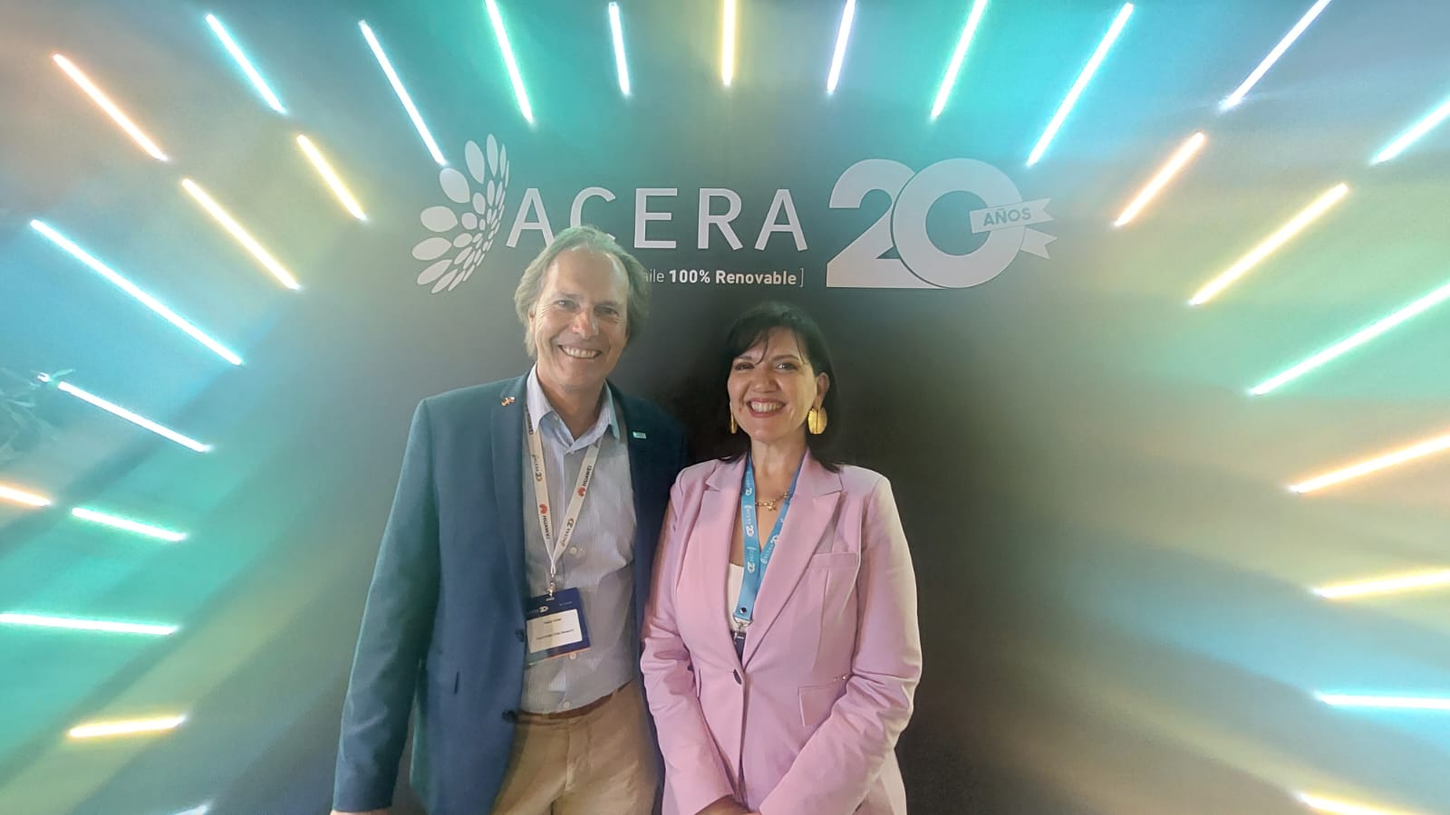Frank Dinter, director ejecutivo de Fraunhofer Chile, y presidente de la Asociación de Concentración Solar de Potencia (ACSP), junto a la directora ejecutiva de ACERA, Ana Lía Rojas.